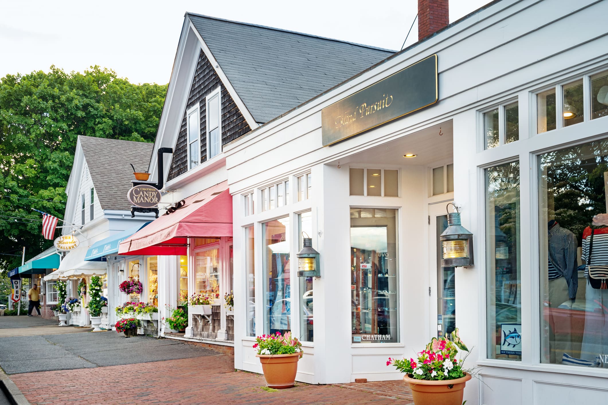 A quaint row of high-end shops in Chatham, MA